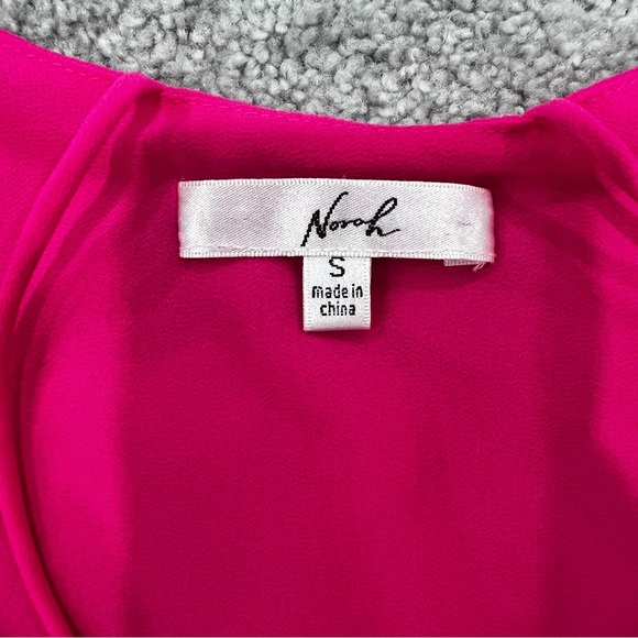 Norah Women’s Sz S Hot Pink Scallop V Neck Spaghetti Strap Tank Top - Picture 5 of 6